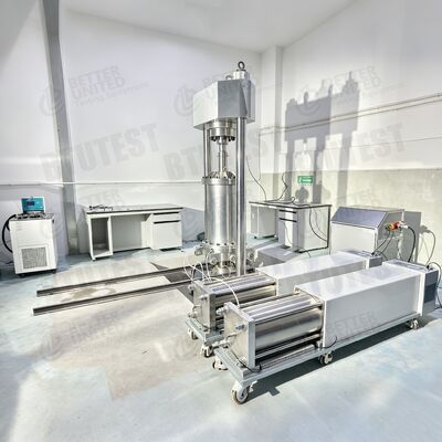 Large-Scale Triaxial Apparatus For Coarse-Grained Soil